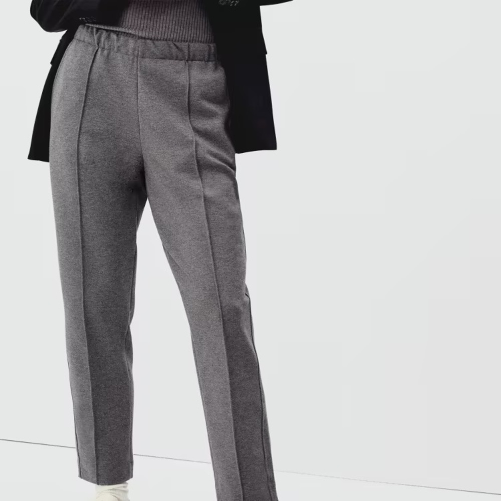 Everlane “Dream Pant” in heathered charcoal